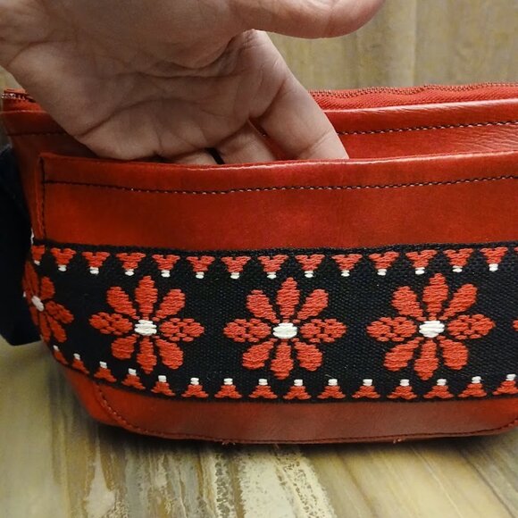 New Southwestern New Mexico style Shoulder Purse Tapestry trim Red Black Vinyl - Picture 5 of 12